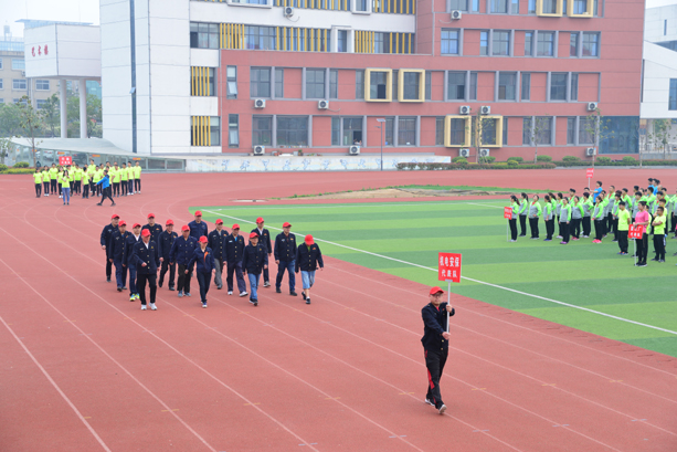 “团结拼搏,打造百年新华” 临沂新华二〇一八年春季田径运动会隆重举行 第 13 张 “团结拼搏,打造百年新华” 临沂新华二〇一八年春季田径运动会隆重举行 第 13 张